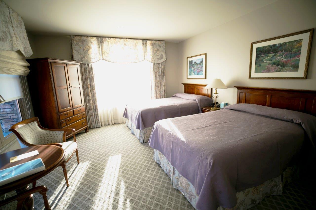 a double bed guest room at the Safra Family Lodge